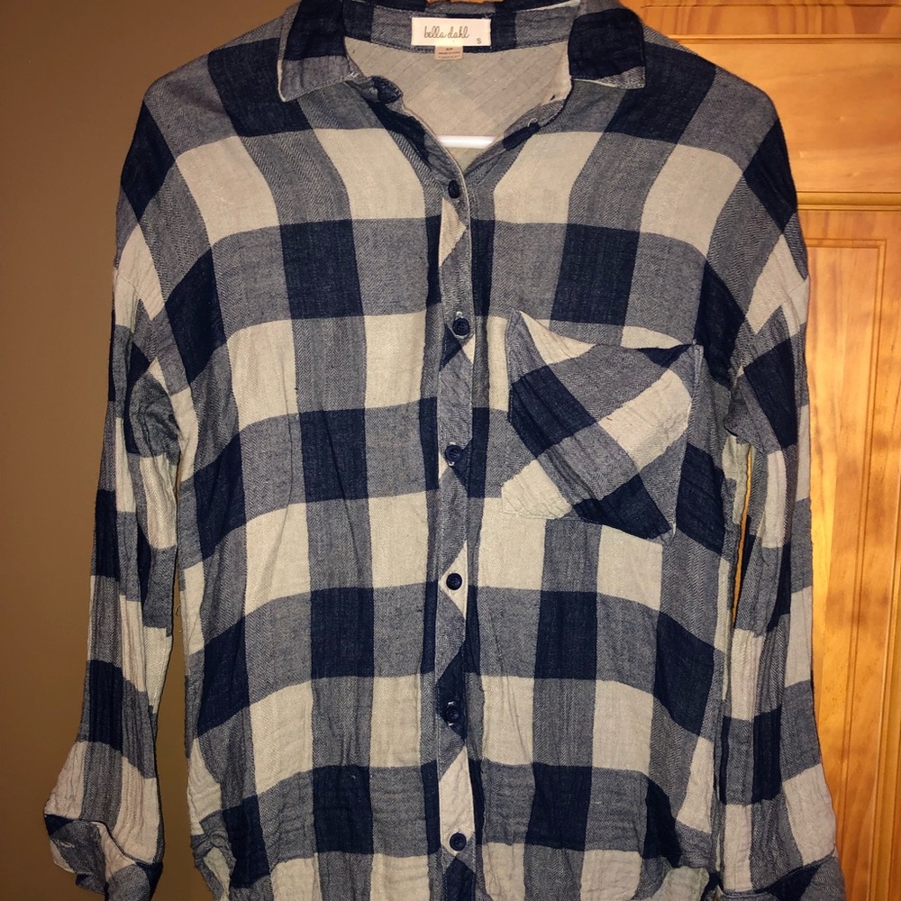 BLUE PLAID BUTTON-UP LONG SLEEVE